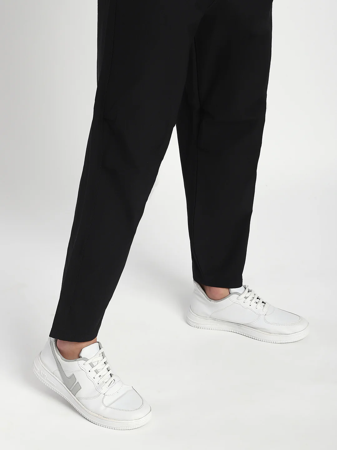Relaxed Fit Black Pants For Men - Image 8